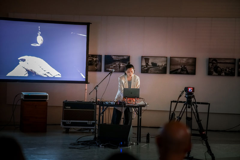 Concert---Its-the-Caffeine-Dancing-03